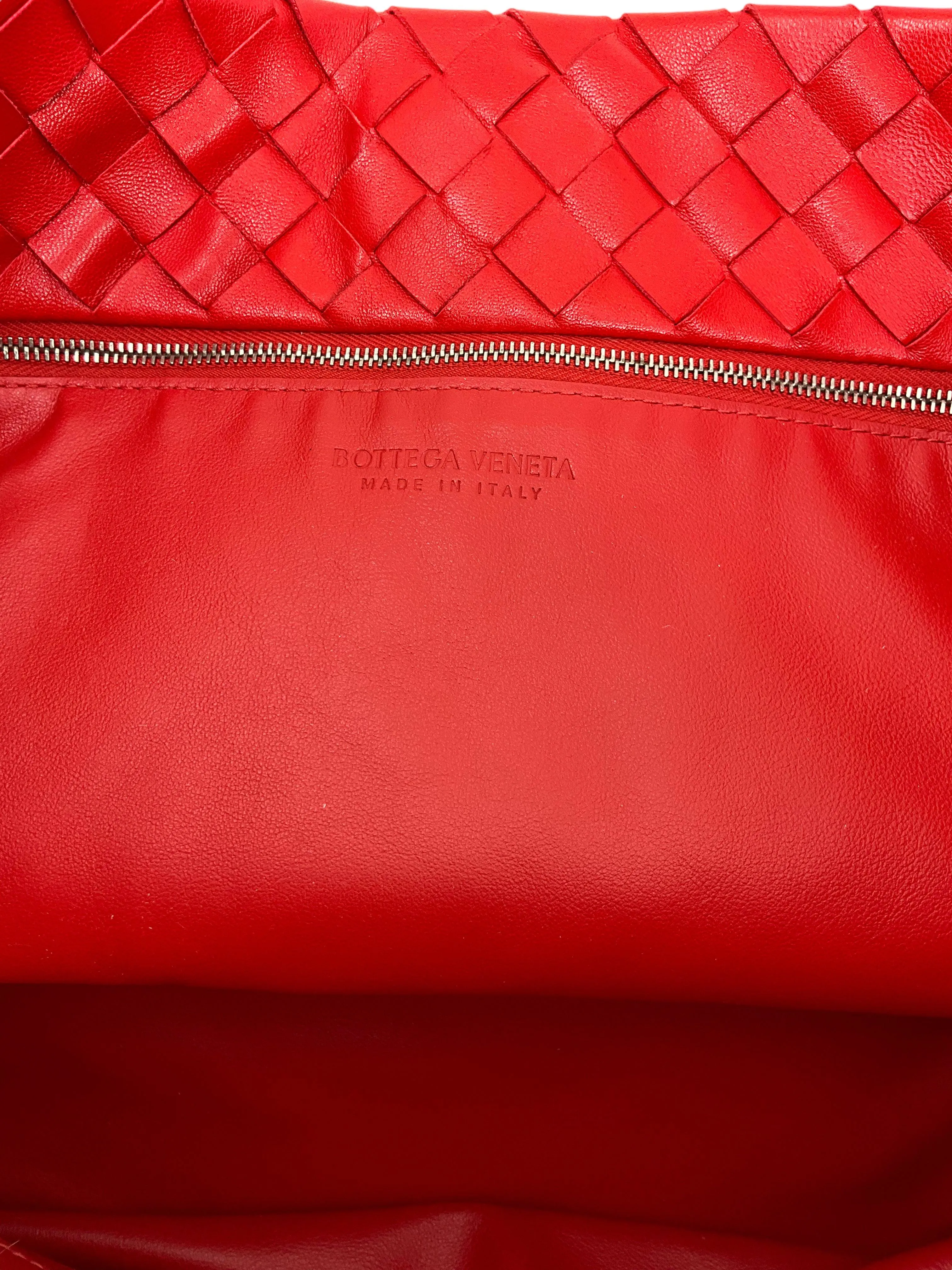 Bottega Veneta Red Intrecciato Nappa Leahter Garda Bag