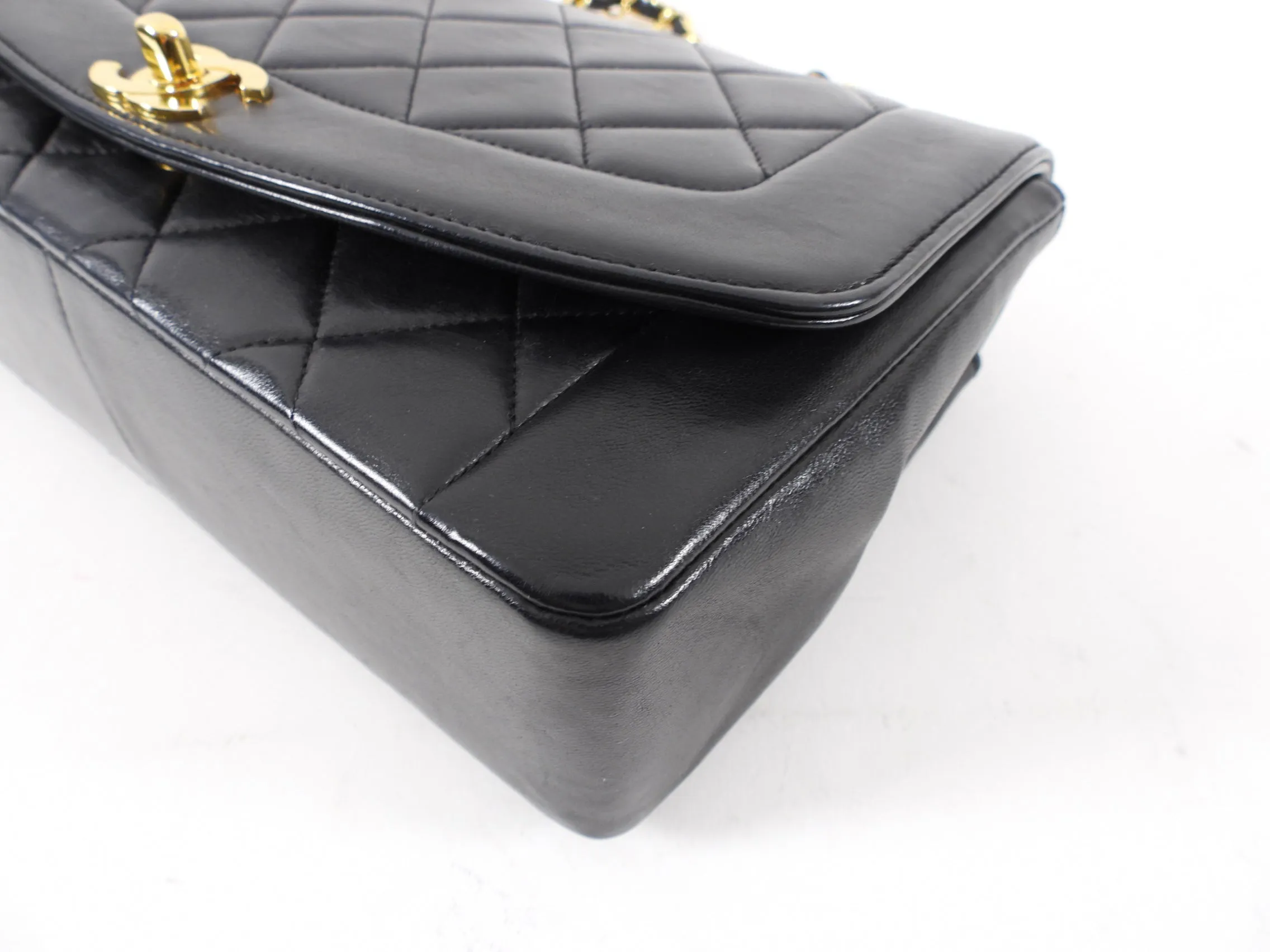 Chanel Vintage 2000-2002 Black Lambskin Quilt Diana Medium Flap Bag