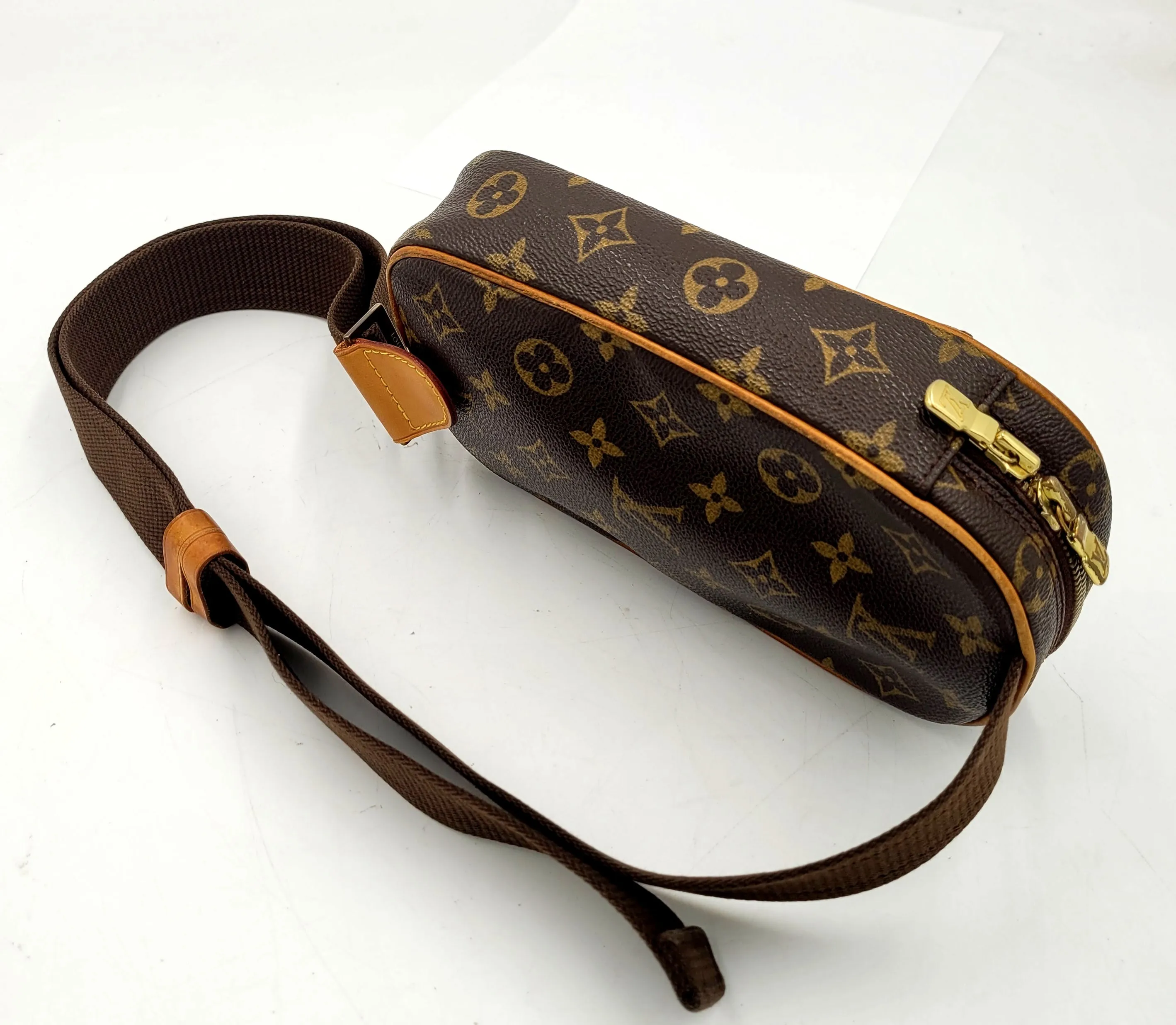 Louis Vuitton Pochette Gange